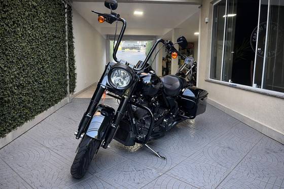 HARLEY-DAVIDSON ROAD KING SPECIAL 